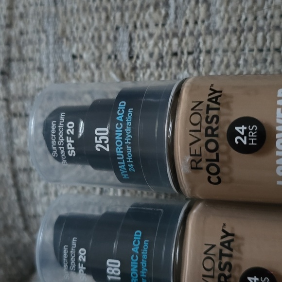 REVLON BRAND COLORSTAY LONGWEAR MAKEUP FOUNDATION  BUNDLE OF 2 - Picture 3 of 9